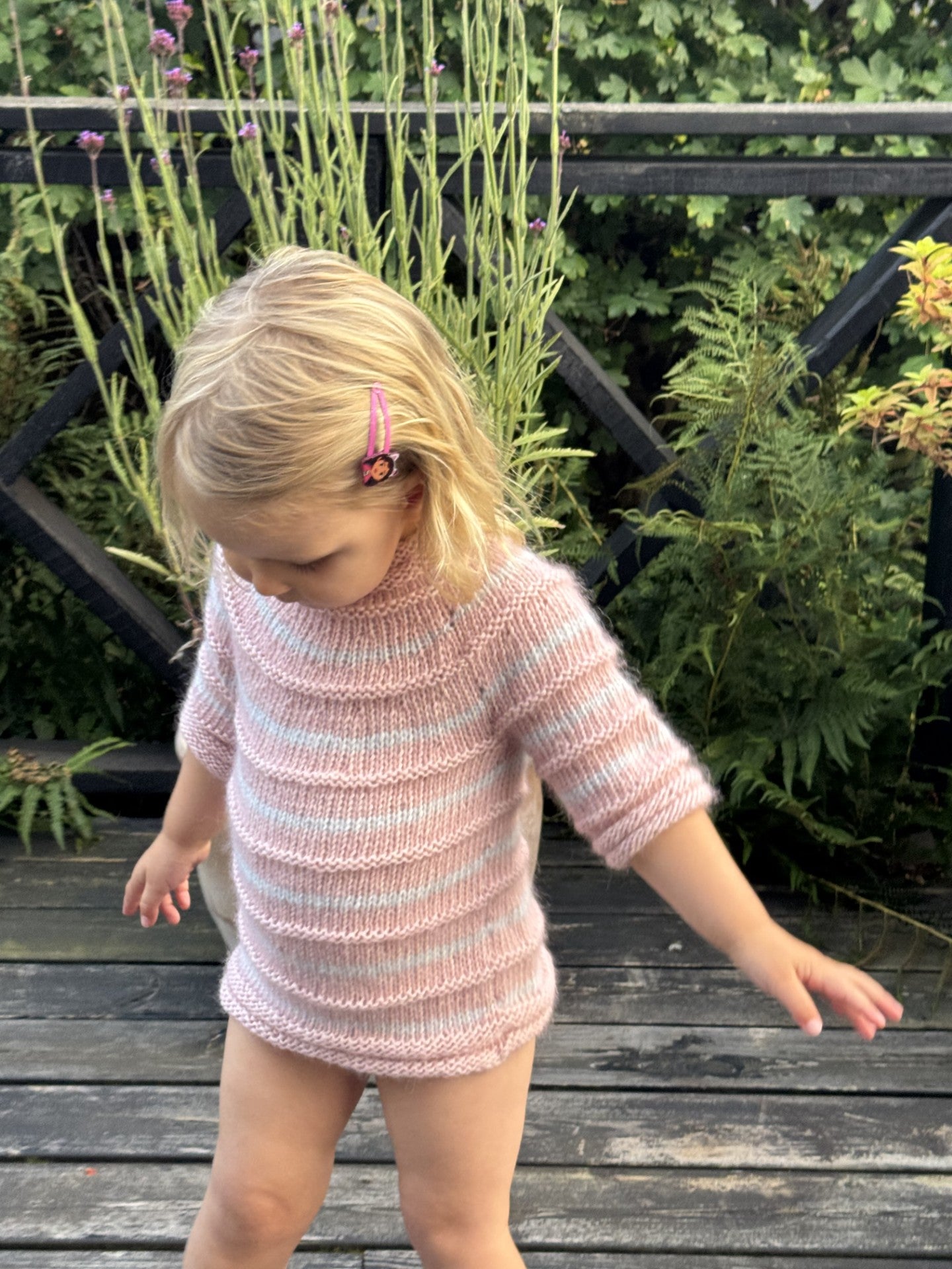 kit til "BØRNESWEATER MORMOR`S STRIBER"