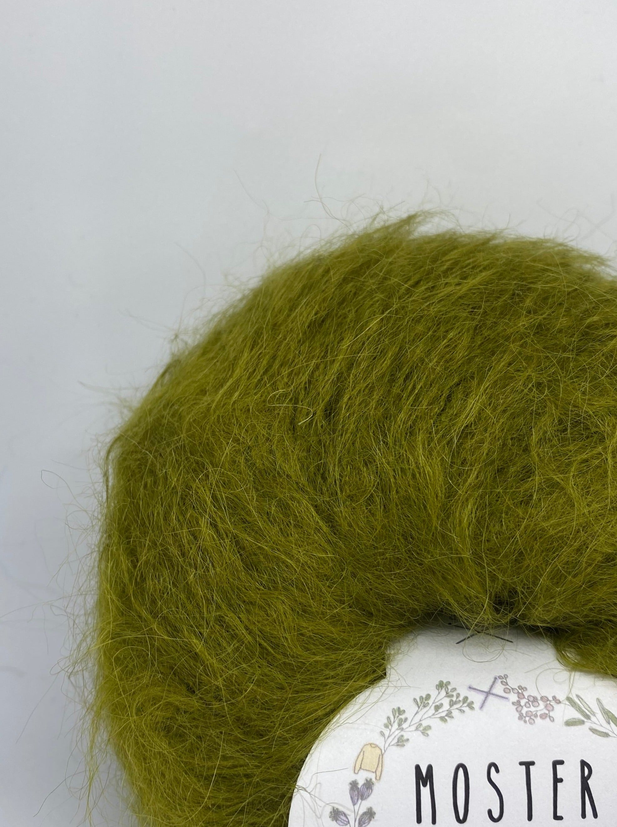 OLIVE GREEN (SURI ALPACA &amp; MERINO WOOL)
