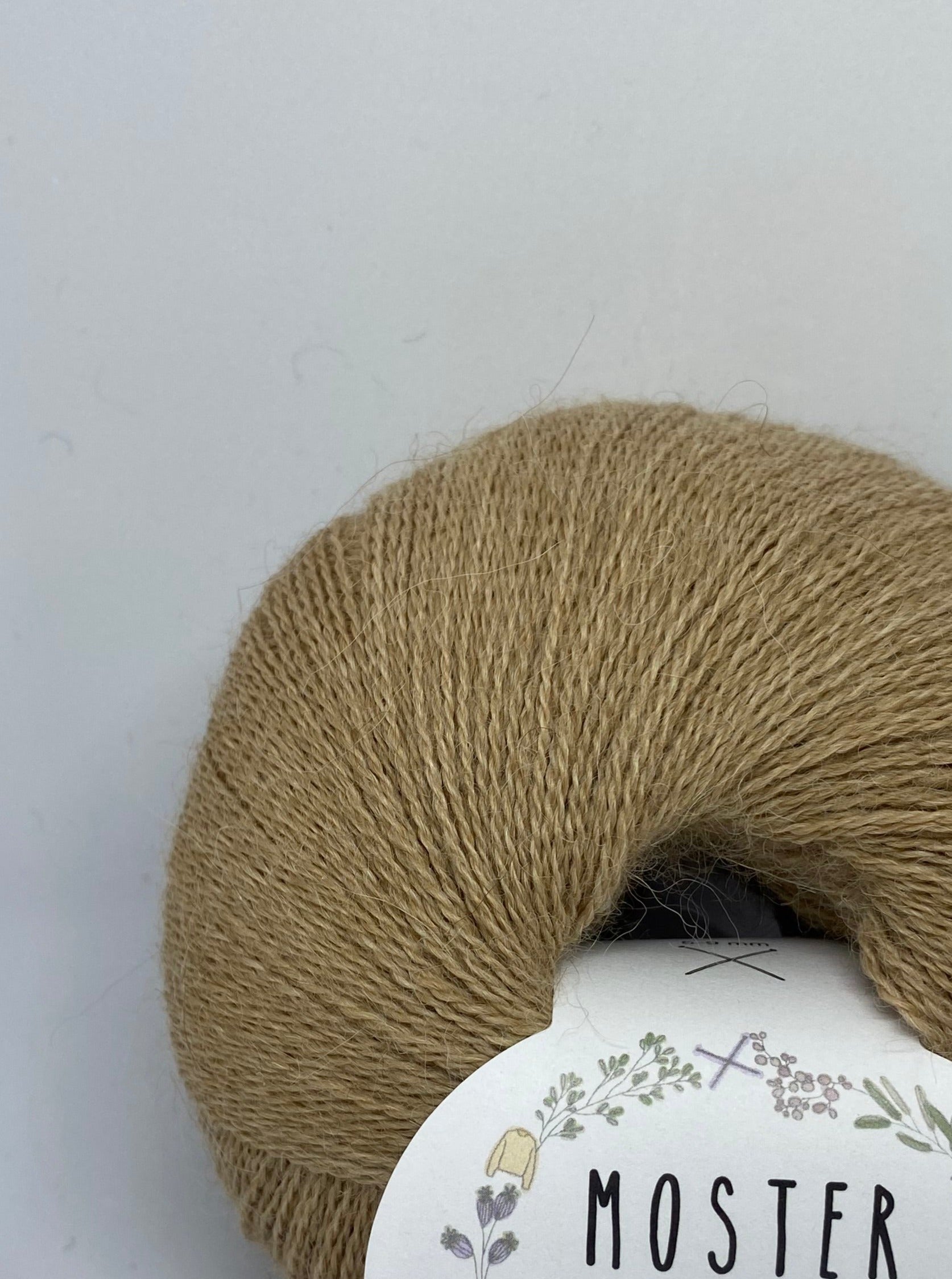 HUMMUS (TYND BABY ALPACA FØLGETRÅD)