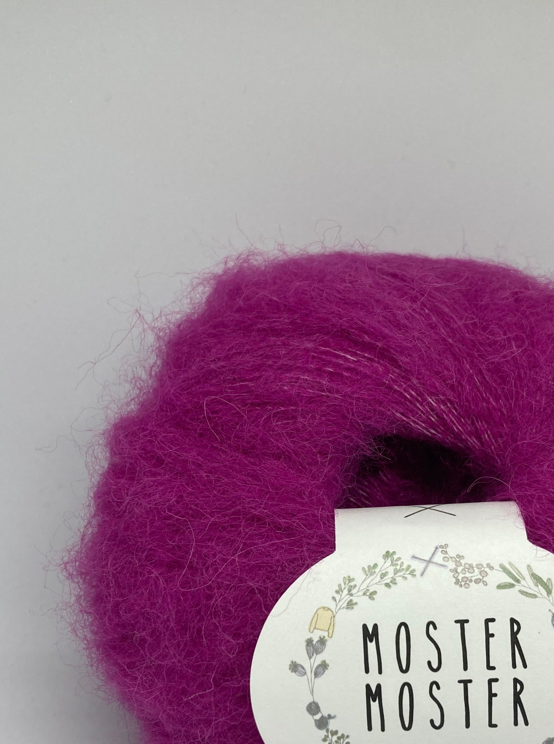 MAGENTA (SUPERFINE ALPACA)