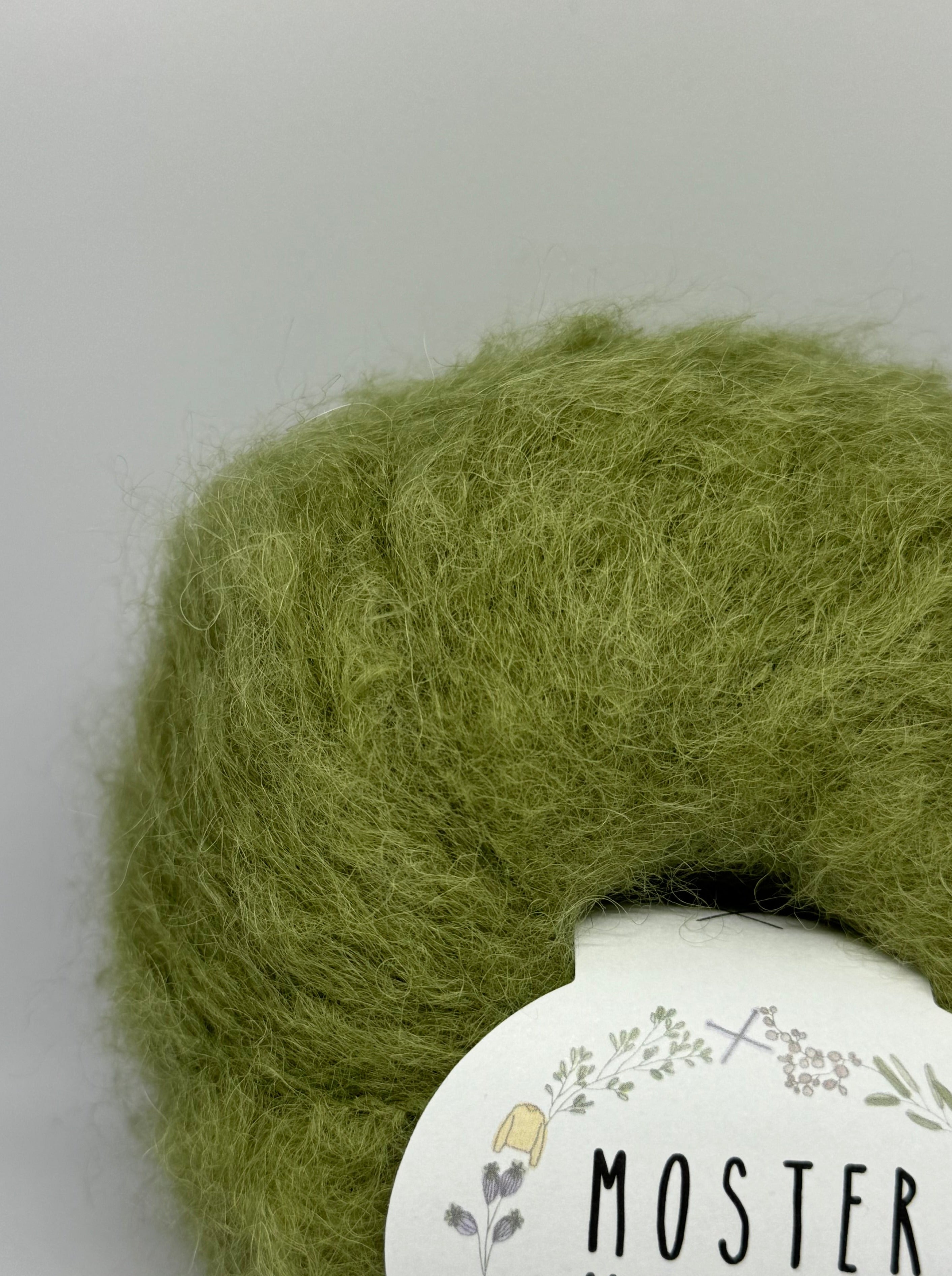 RAINFALL GREEN (SURI ALPACA &amp; MERINO WOOL)