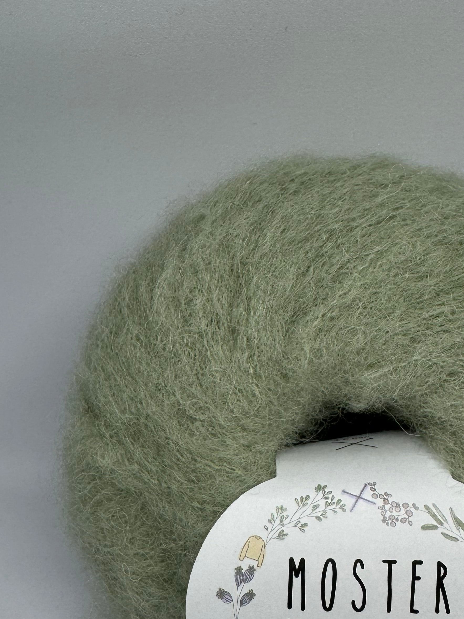DUSTY LIGHT GREEN (SUPERFINE ALPACA)