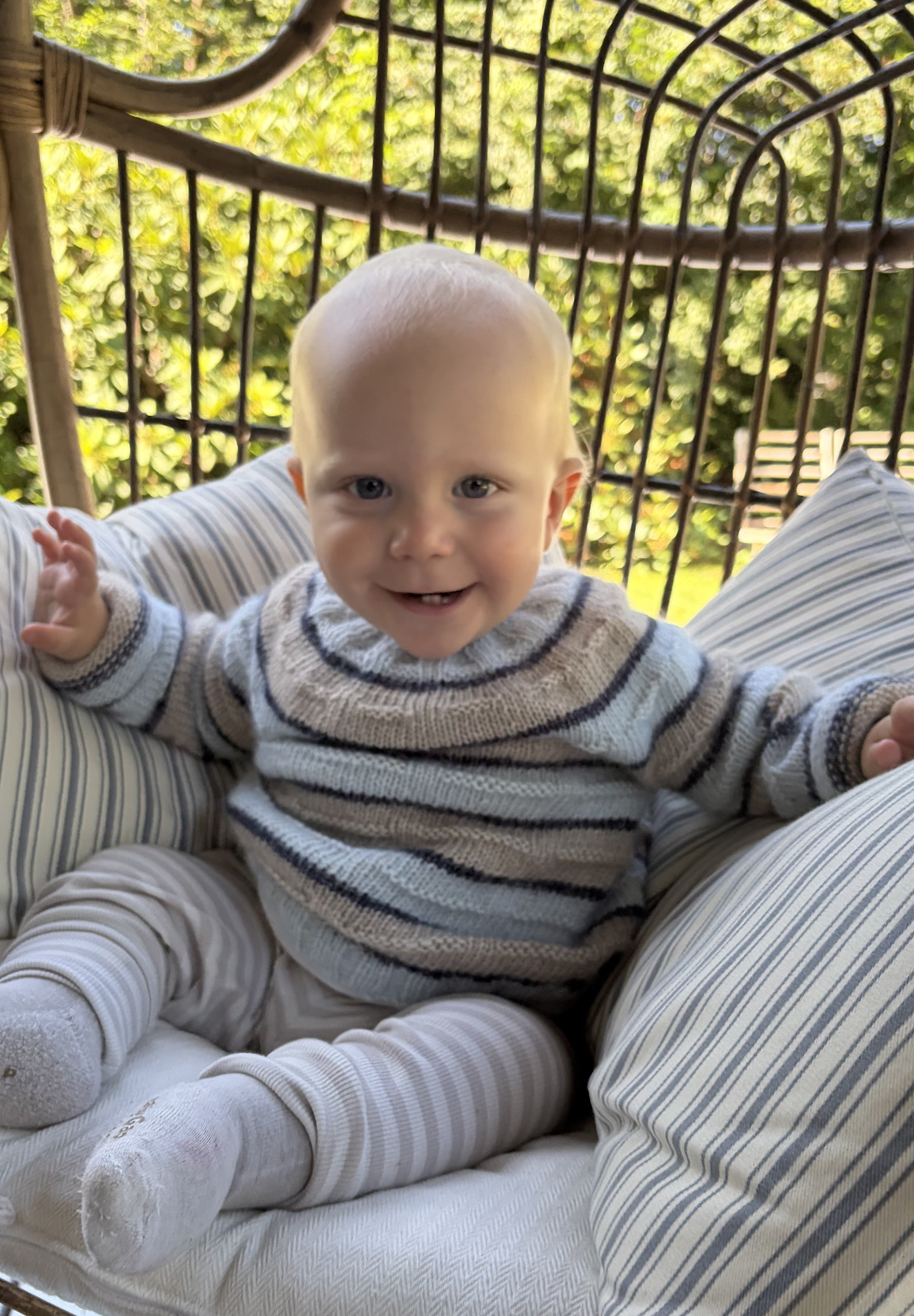 KIT TIL "Børnesweater Jonathan"