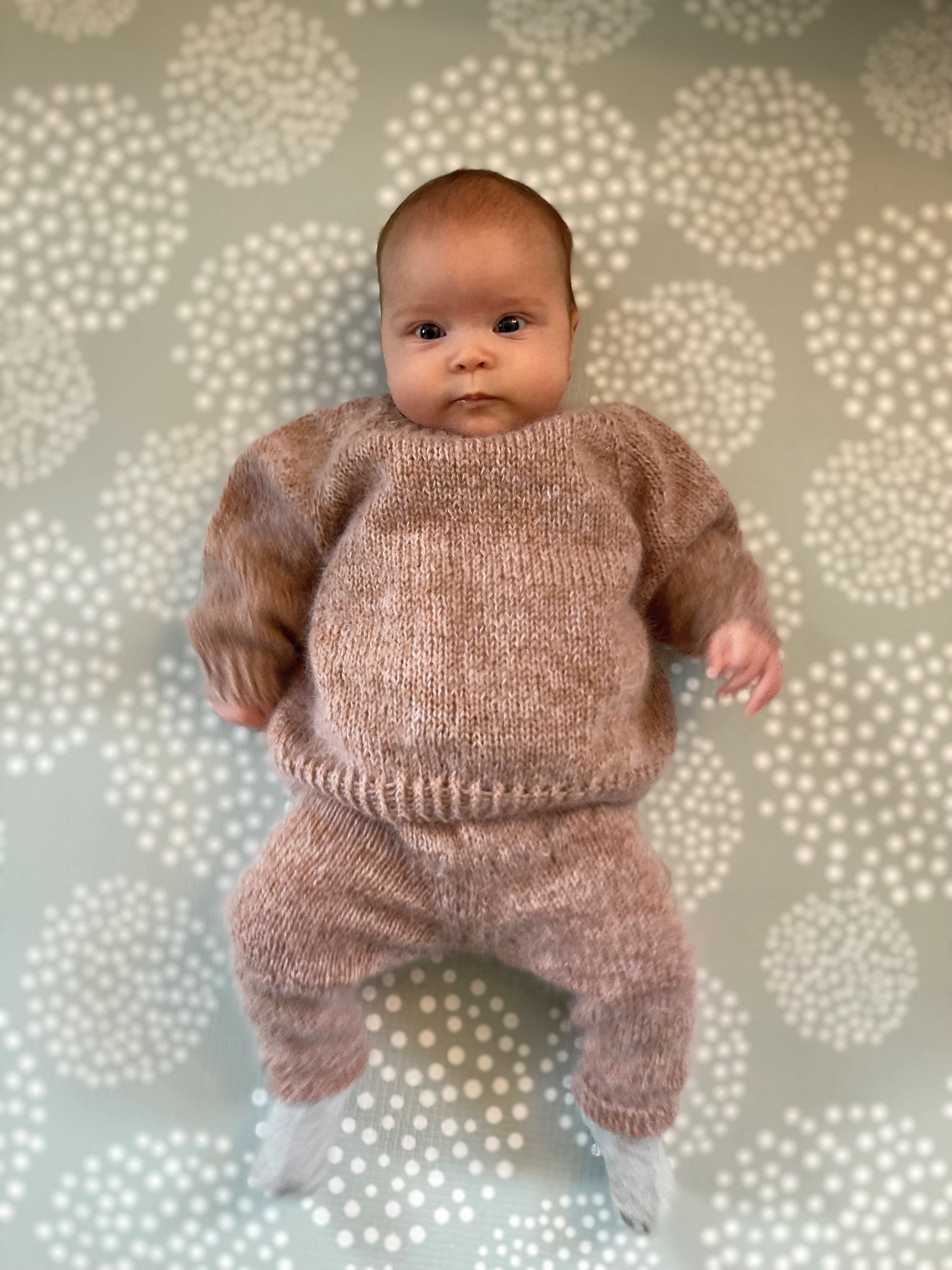 BABY SWEATER A